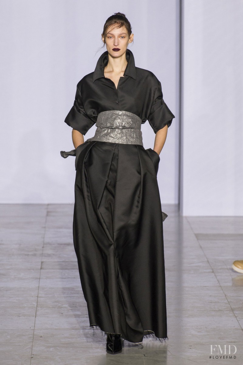 Yang Li fashion show for Autumn/Winter 2015