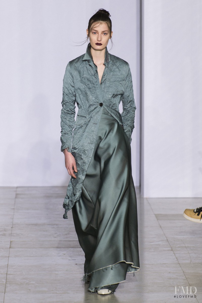 Yang Li fashion show for Autumn/Winter 2015