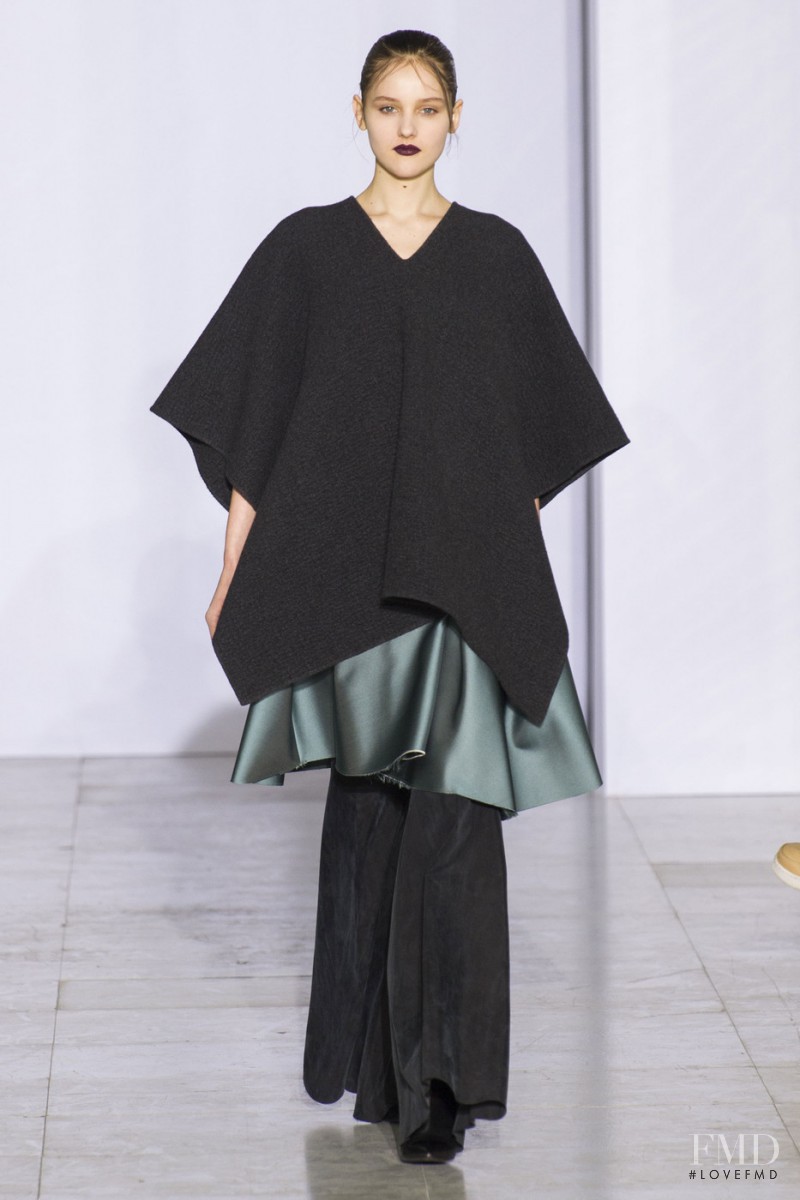 Luba Hryniv featured in  the Yang Li fashion show for Autumn/Winter 2015