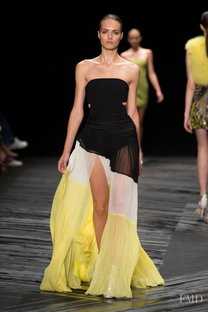 J Mendel fashion show for Spring/Summer 2015