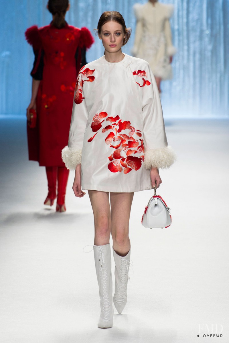 Shiatzy Chen fashion show for Autumn/Winter 2015