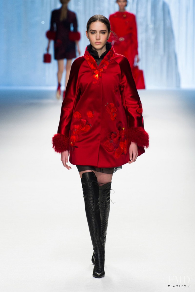 Tako Natsvlishvili featured in  the Shiatzy Chen fashion show for Autumn/Winter 2015