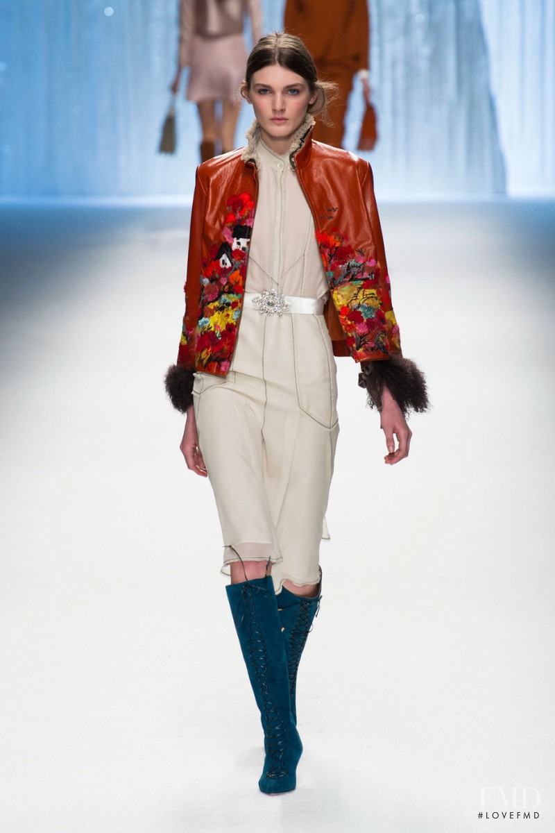 Nastya Abramova featured in  the Shiatzy Chen fashion show for Autumn/Winter 2015