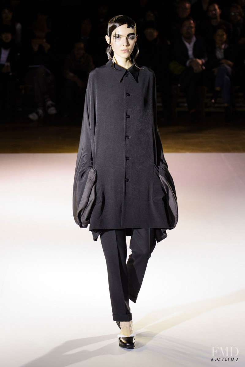 Yohji Yamamoto fashion show for Autumn/Winter 2015