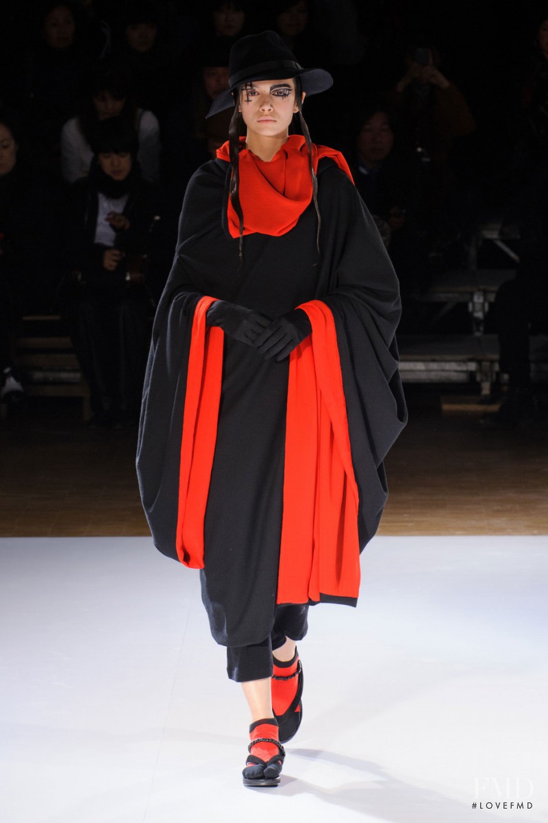 Alena Podloznaya featured in  the Yohji Yamamoto fashion show for Autumn/Winter 2015