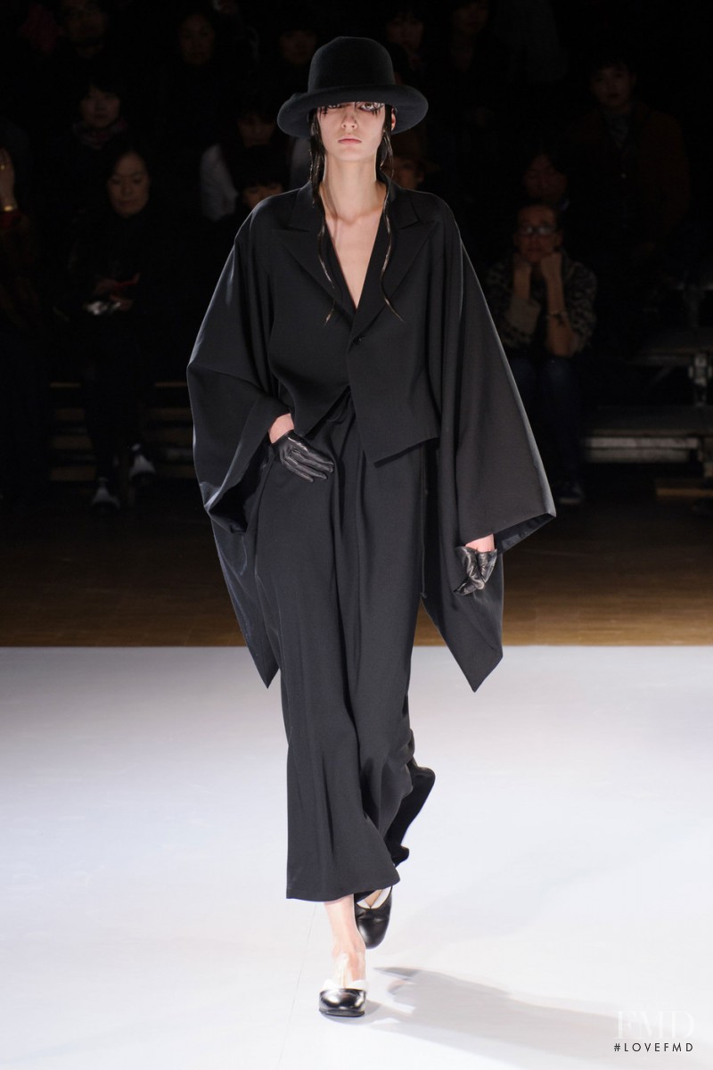 Yohji Yamamoto fashion show for Autumn/Winter 2015