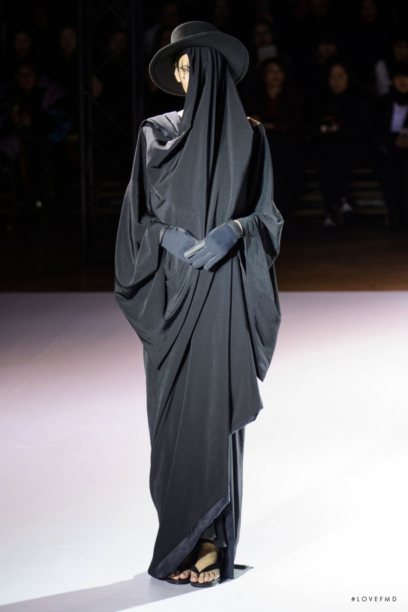 Amra Cerkezovic featured in  the Yohji Yamamoto fashion show for Autumn/Winter 2015