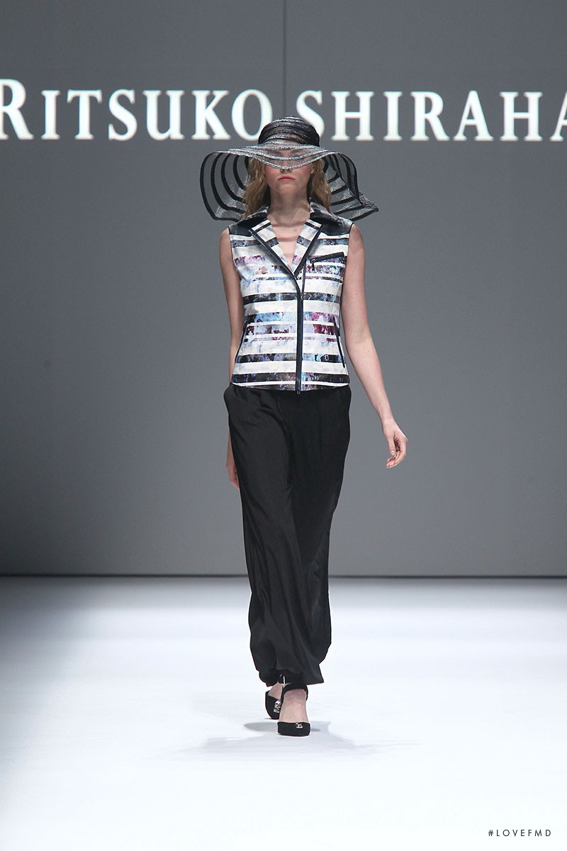 Ritsuko Shirahama fashion show for Spring/Summer 2015