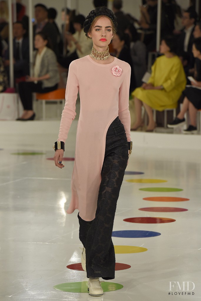 Maartje Verhoef featured in  the Chanel fashion show for Resort 2016