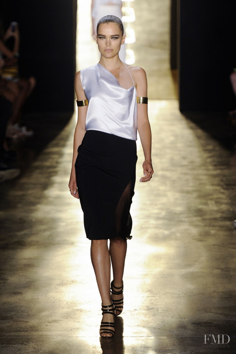 Zosia Nowak featured in  the Cushnie Et Ochs fashion show for Spring/Summer 2015