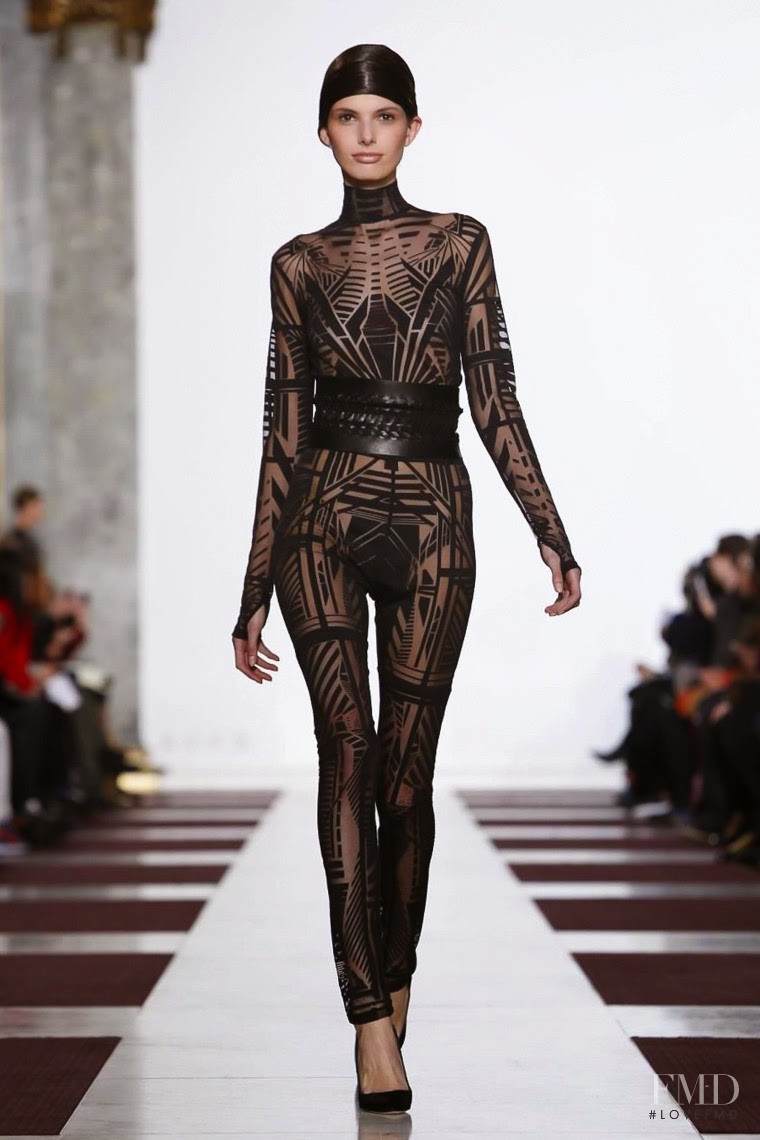 Giulia Manini featured in  the Yiqing Yin fashion show for Spring/Summer 2015