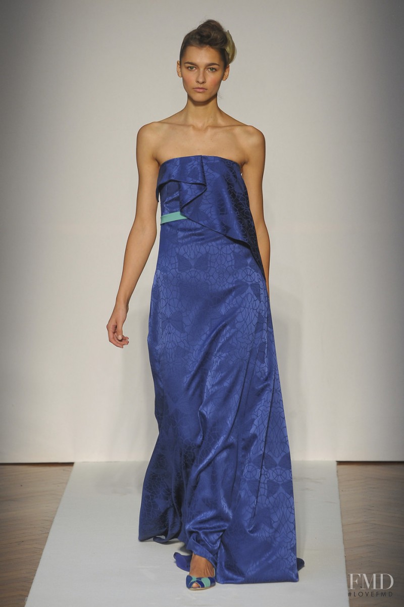 Mila Schön fashion show for Spring/Summer 2011