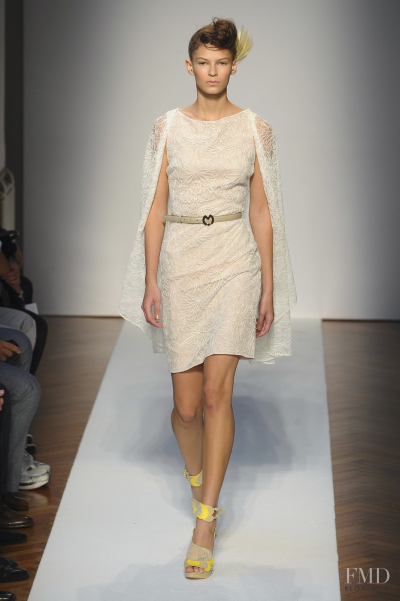 Mila Schön fashion show for Spring/Summer 2011