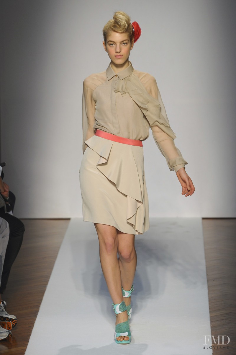 Mila Schön fashion show for Spring/Summer 2011