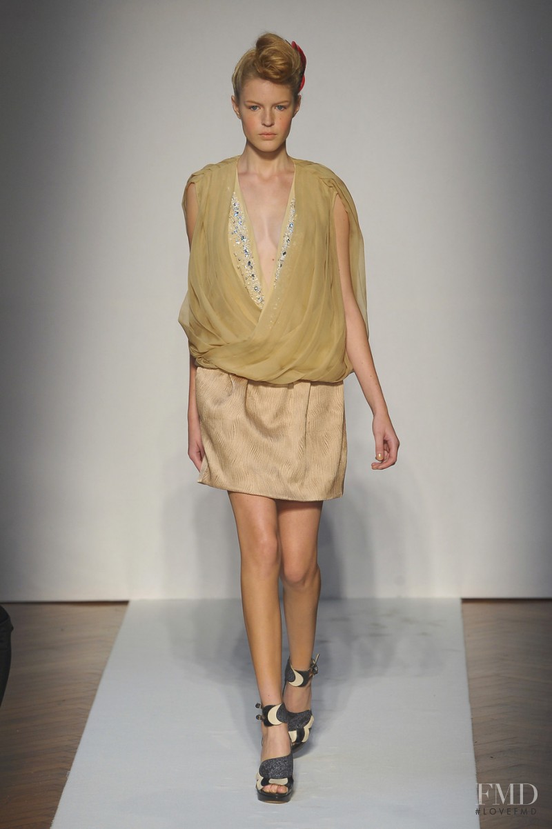 Mila Schön fashion show for Spring/Summer 2011
