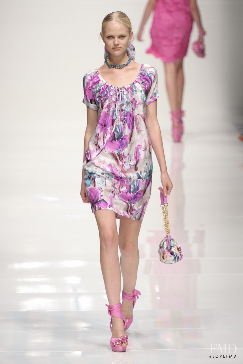 be Blumarine fashion show for Spring/Summer 2011