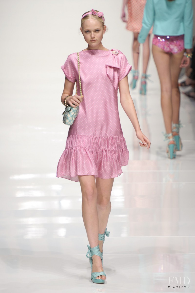 be Blumarine fashion show for Spring/Summer 2011