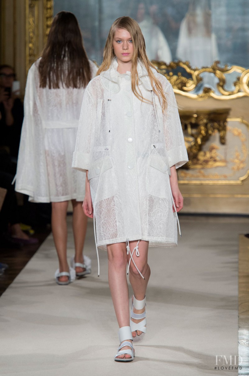 Heohwan Simulation fashion show for Spring/Summer 2015