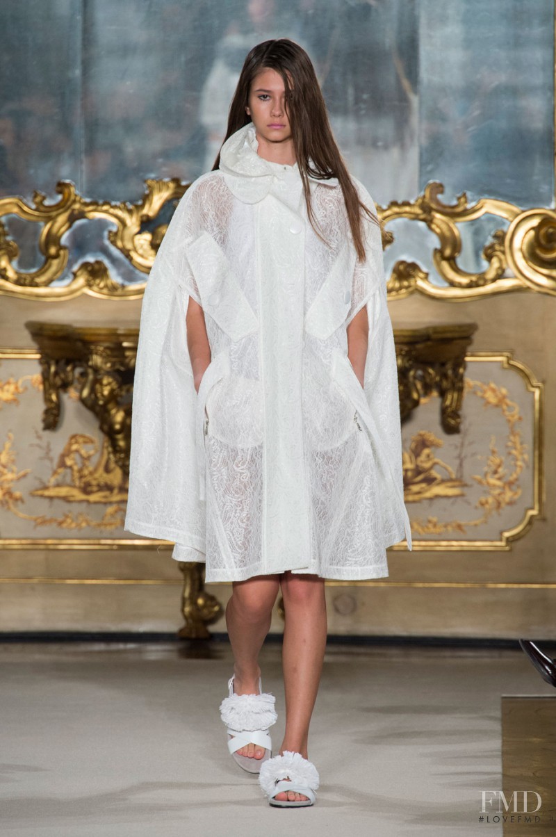 Heohwan Simulation fashion show for Spring/Summer 2015