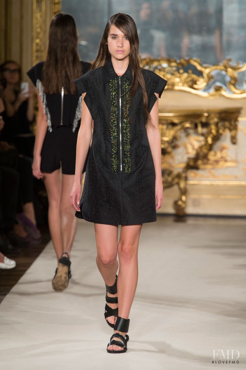 Heohwan Simulation fashion show for Spring/Summer 2015