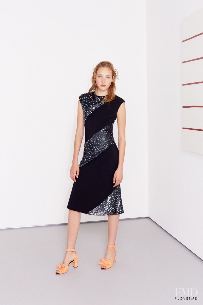 Agnes Nieske featured in  the Jonathan Saunders fashion show for Resort 2016