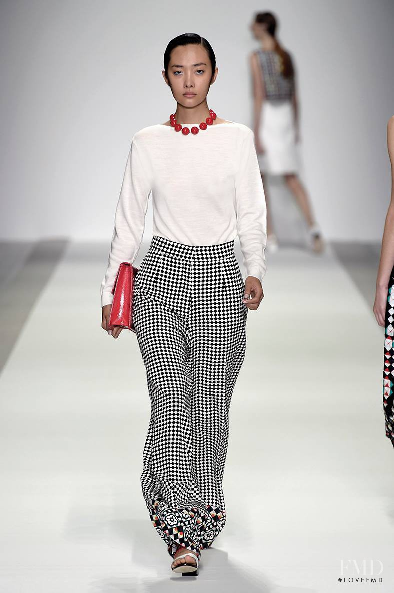 Holly Fulton fashion show for Spring/Summer 2015