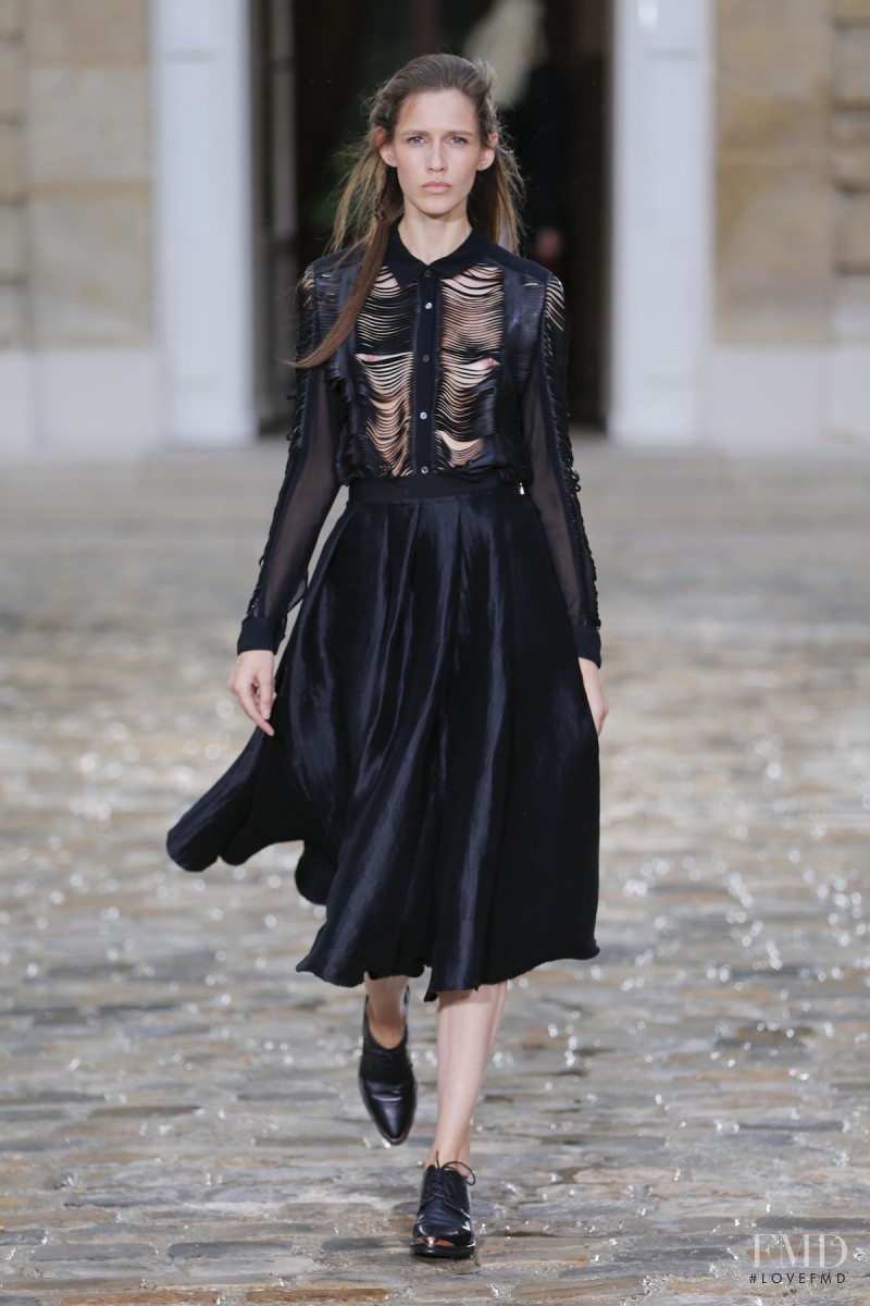 Ella Zadavysvichka featured in  the Avelon fashion show for Spring/Summer 2015