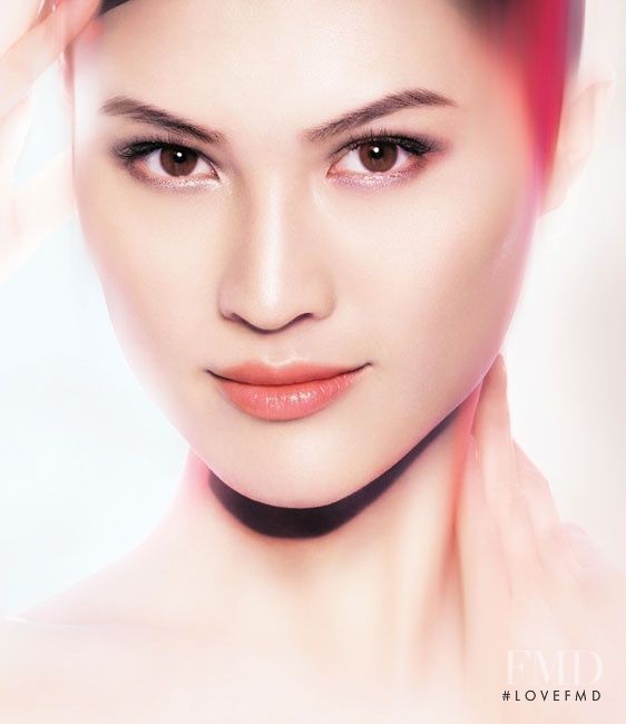 Sui He featured in  the Shiseido advertisement for Spring/Summer 2015