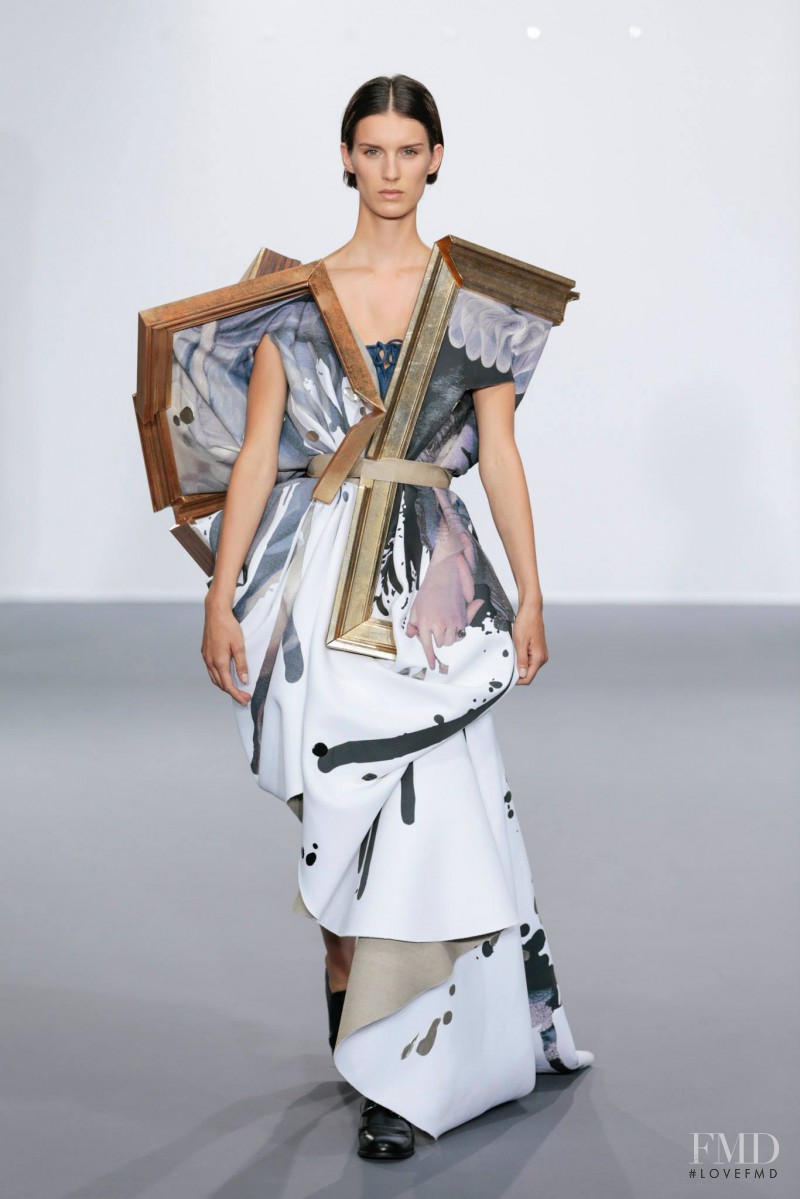 Marte Mei van Haaster featured in  the Viktor & Rolf fashion show for Autumn/Winter 2015