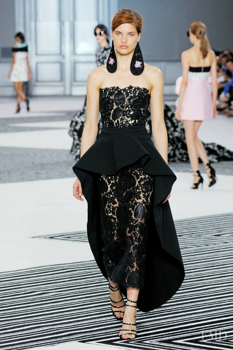 Julia van Os featured in  the Giambattista Valli Haute Couture fashion show for Autumn/Winter 2015