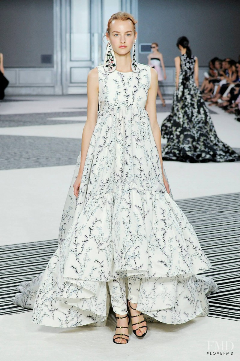 Maartje Verhoef featured in  the Giambattista Valli Haute Couture fashion show for Autumn/Winter 2015