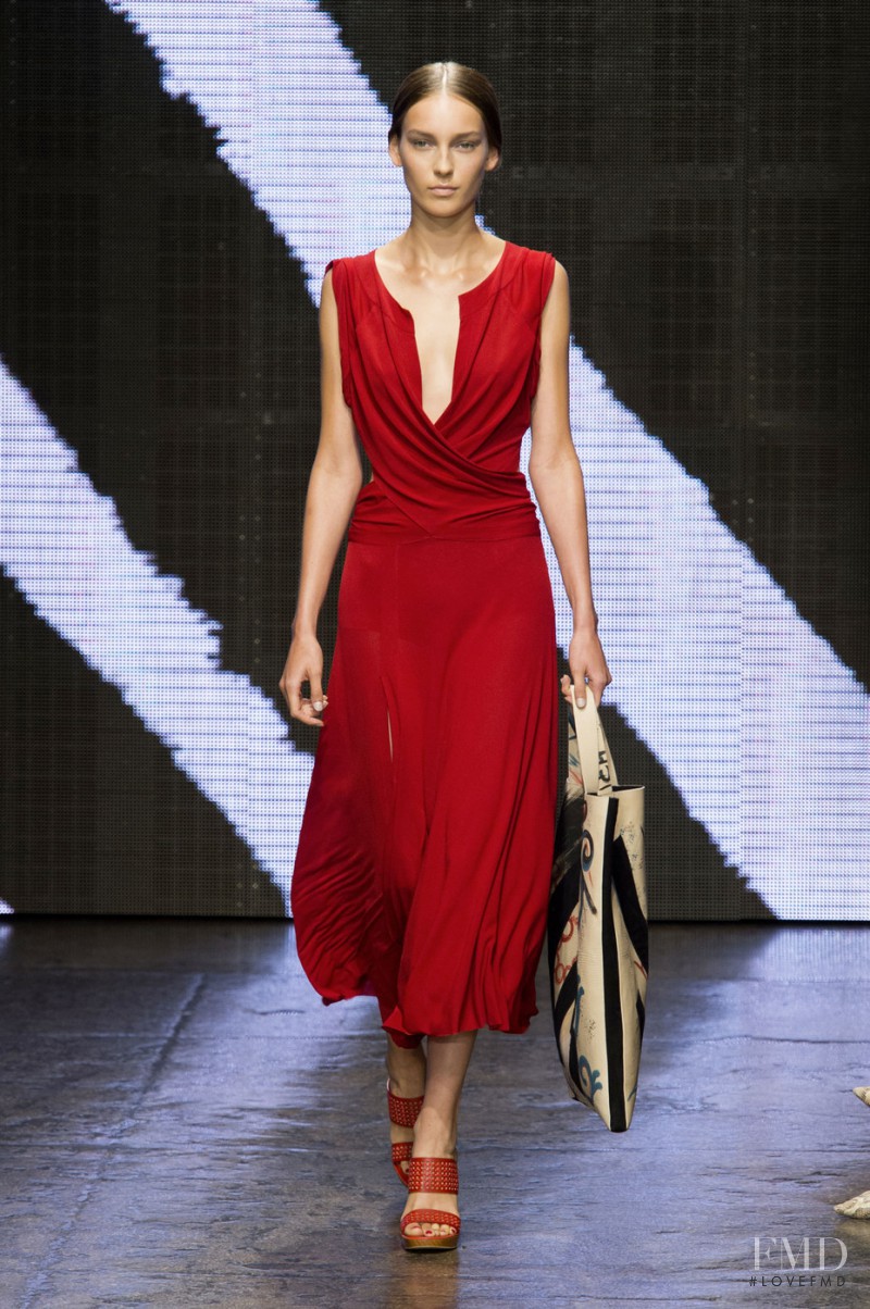 Julia Bergshoeff featured in  the Donna Karan New York fashion show for Spring/Summer 2015