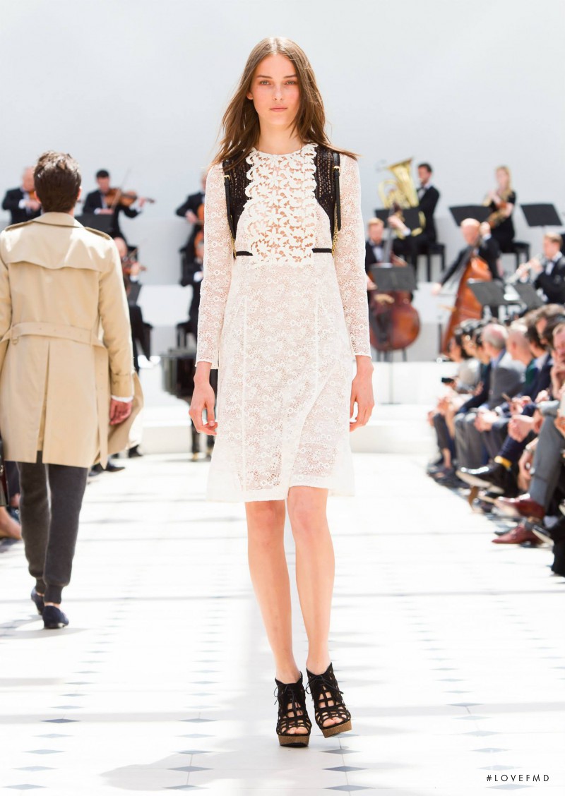 Julia Bergshoeff featured in  the Burberry Prorsum fashion show for Spring/Summer 2016
