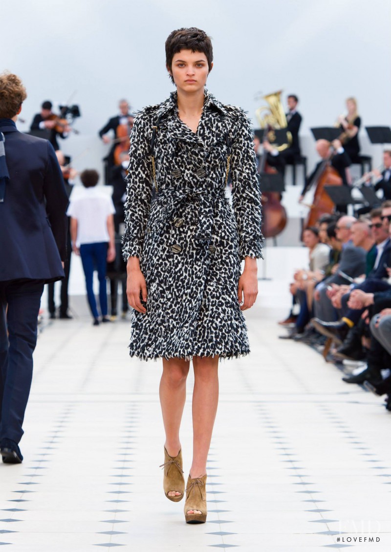 Isabella Emmack featured in  the Burberry Prorsum fashion show for Spring/Summer 2016