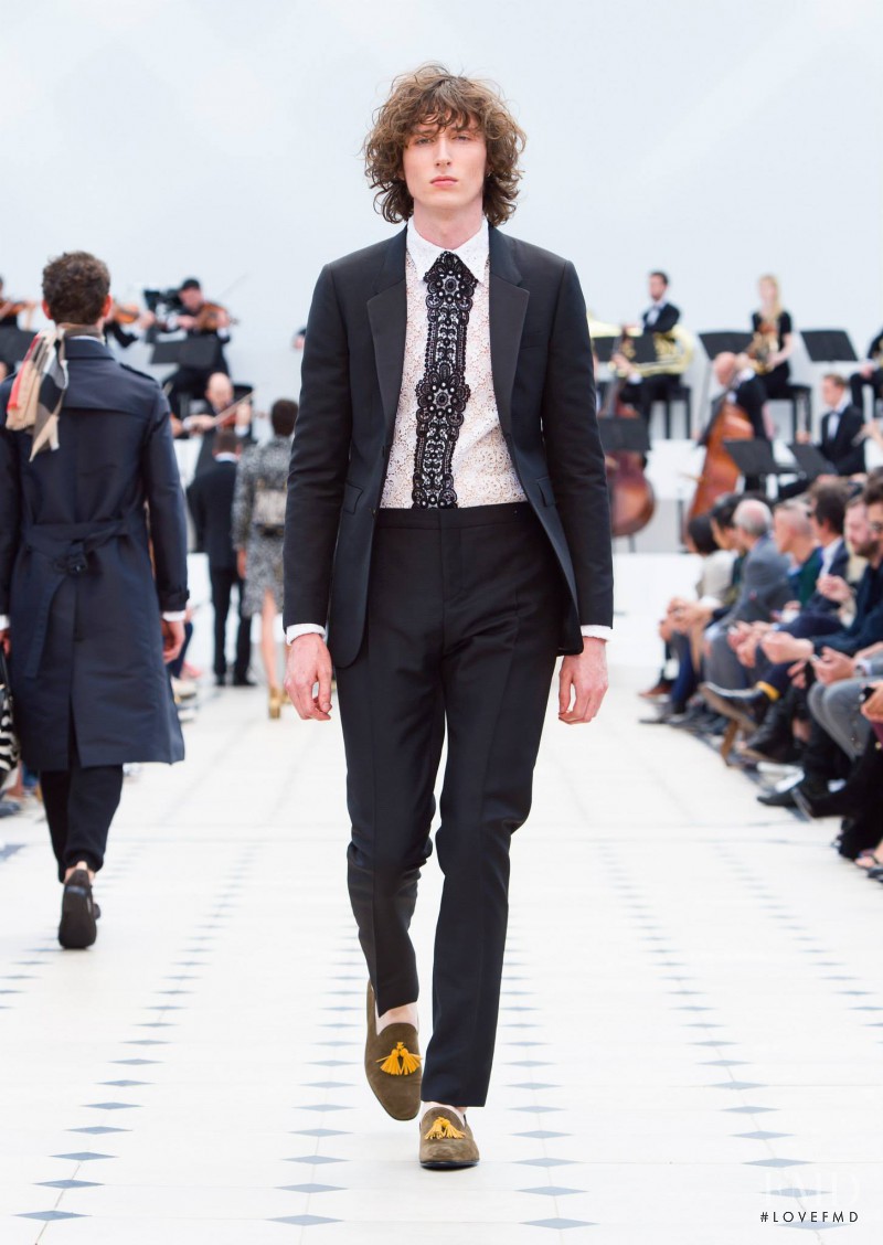 Burberry Prorsum fashion show for Spring/Summer 2016