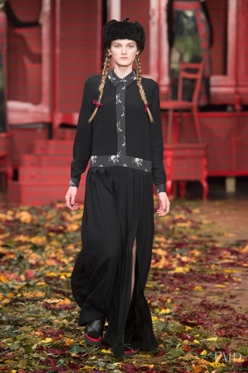 Nastya Abramova featured in  the I\'m Isola Marras fashion show for Autumn/Winter 2015