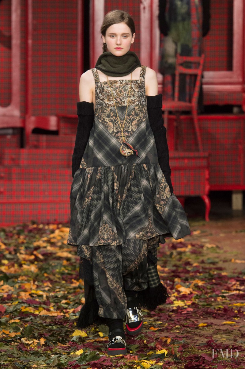 Luba Hryniv featured in  the I\'m Isola Marras fashion show for Autumn/Winter 2015