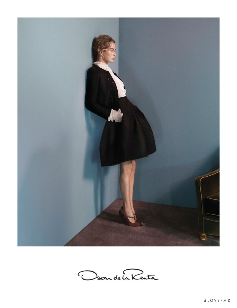 Carolyn Murphy featured in  the Oscar de la Renta advertisement for Autumn/Winter 2015