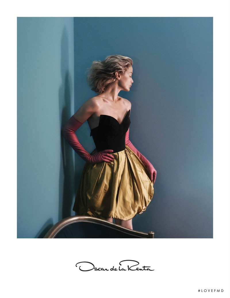 Carolyn Murphy featured in  the Oscar de la Renta advertisement for Autumn/Winter 2015