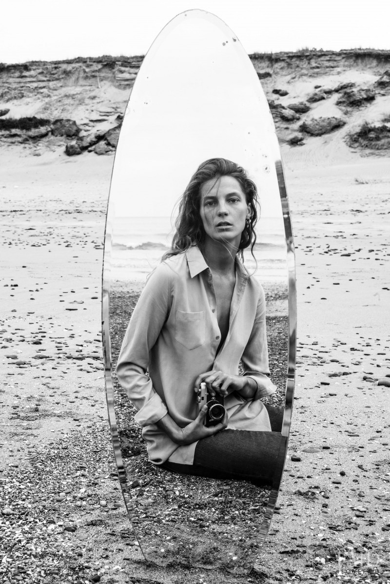 Daria Werbowy featured in  the Equipment advertisement for Autumn/Winter 2015