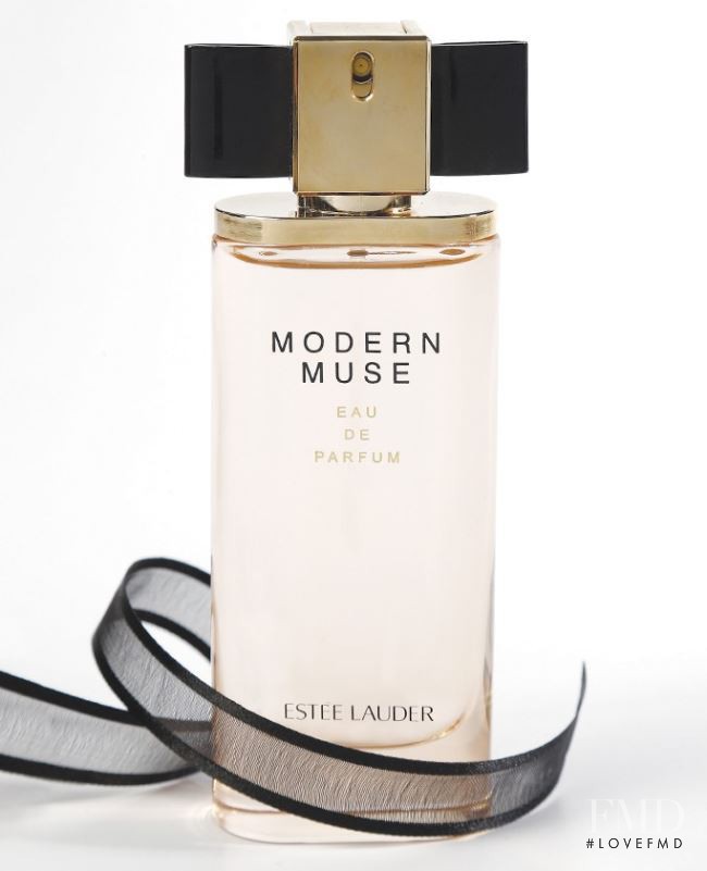 Estée Lauder \'Modern Muse\' Fragrance advertisement for Pre-Fall 2013