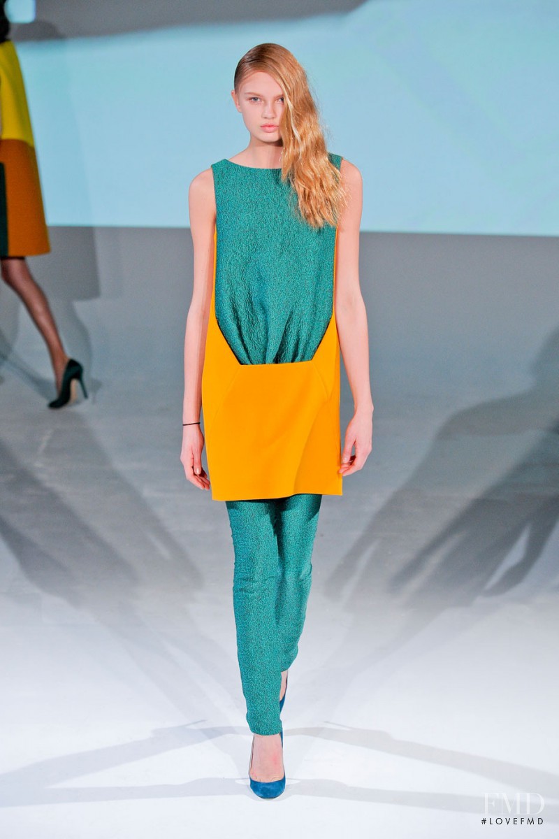 Hussein Chalayan fashion show for Autumn/Winter 2012