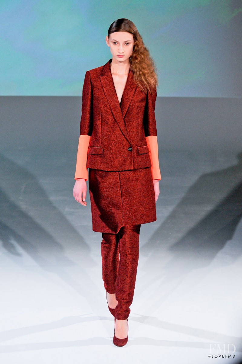 Hussein Chalayan fashion show for Autumn/Winter 2012