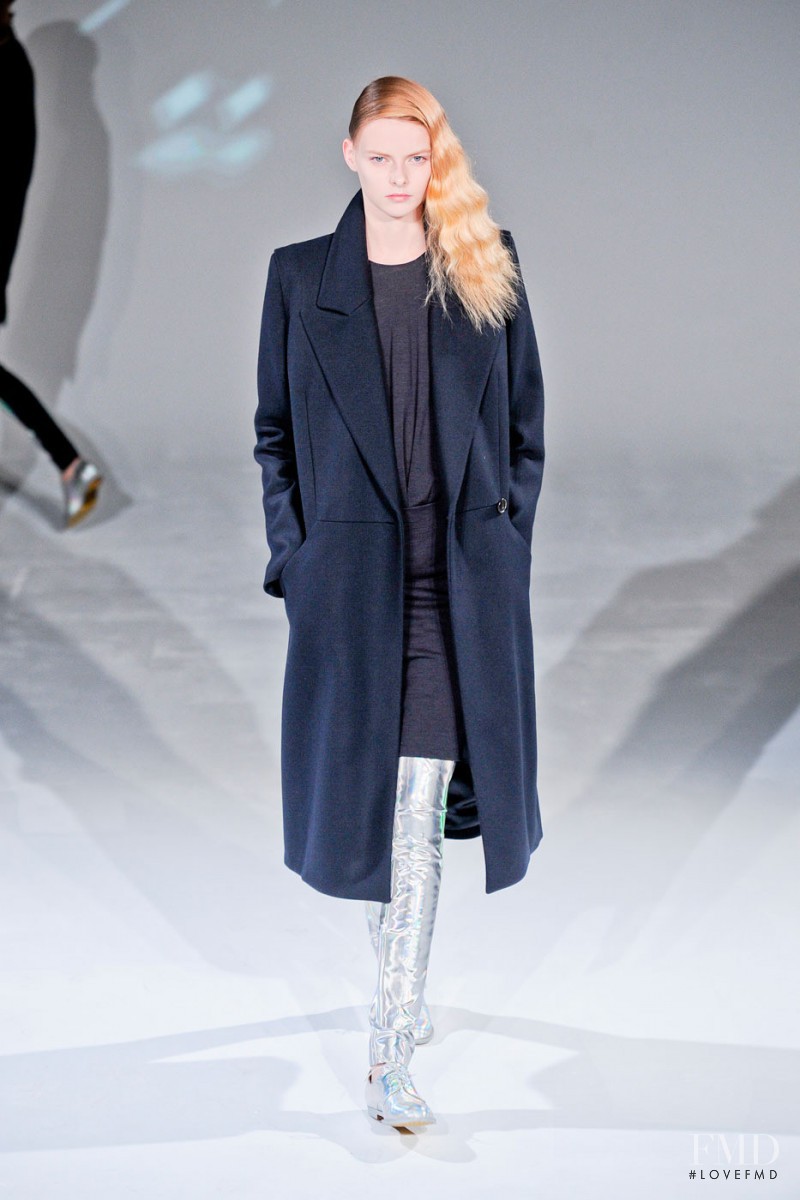 Elza Luijendijk Matiz featured in  the Hussein Chalayan fashion show for Autumn/Winter 2012