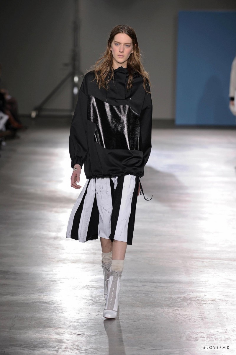 Carla Gebhart featured in  the Jonathan Saunders fashion show for Autumn/Winter 2010