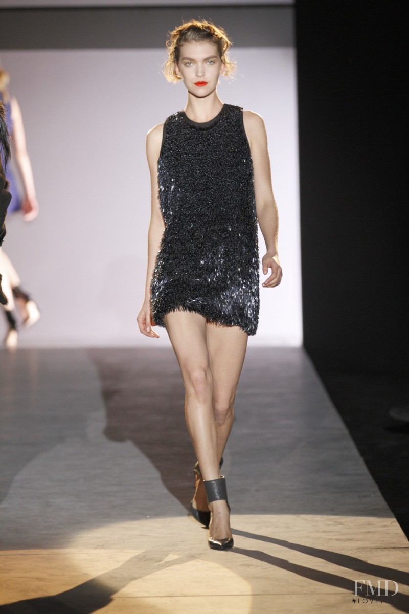 Arizona Muse featured in  the Hakaan fashion show for Autumn/Winter 2011
