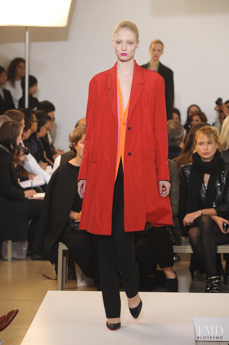 Melissa Tammerijn featured in  the Jil Sander fashion show for Spring/Summer 2011