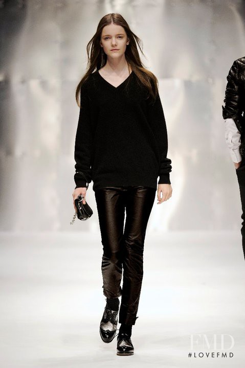 DAKS fashion show for Autumn/Winter 2010