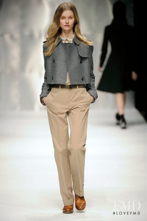 DAKS fashion show for Autumn/Winter 2010