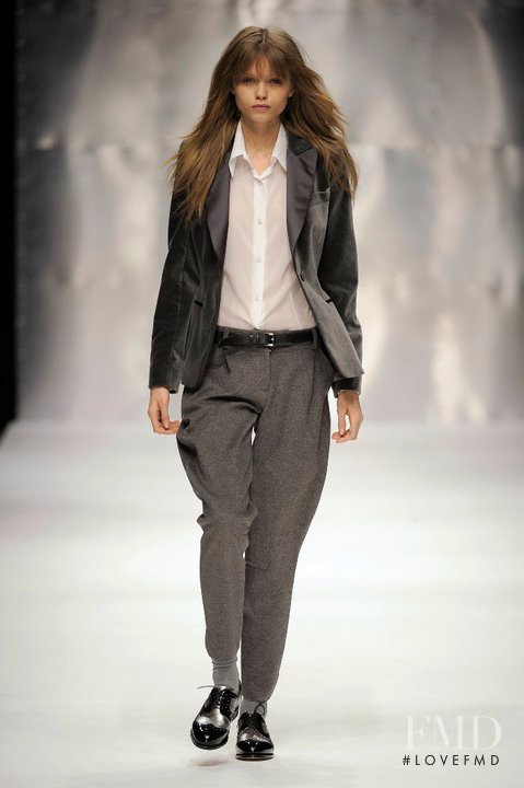 DAKS fashion show for Autumn/Winter 2010